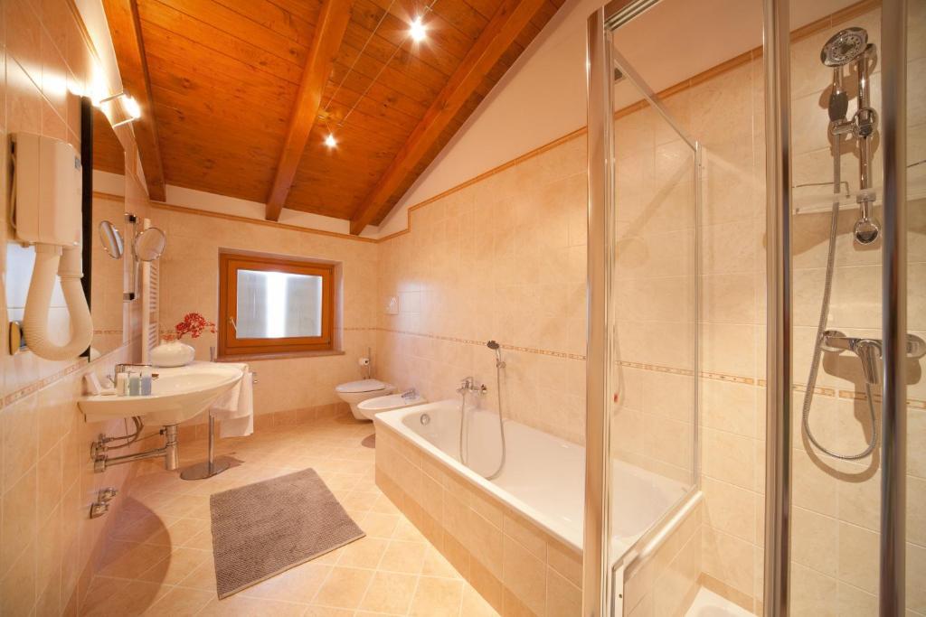 Relais Corte Pontigliardo Hotel *